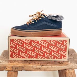 NWT VANS Old Skool Navy Blue Gumsole Sneakers